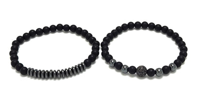 Pulsera de pareja con corazones conectados en negro mate esmerilado