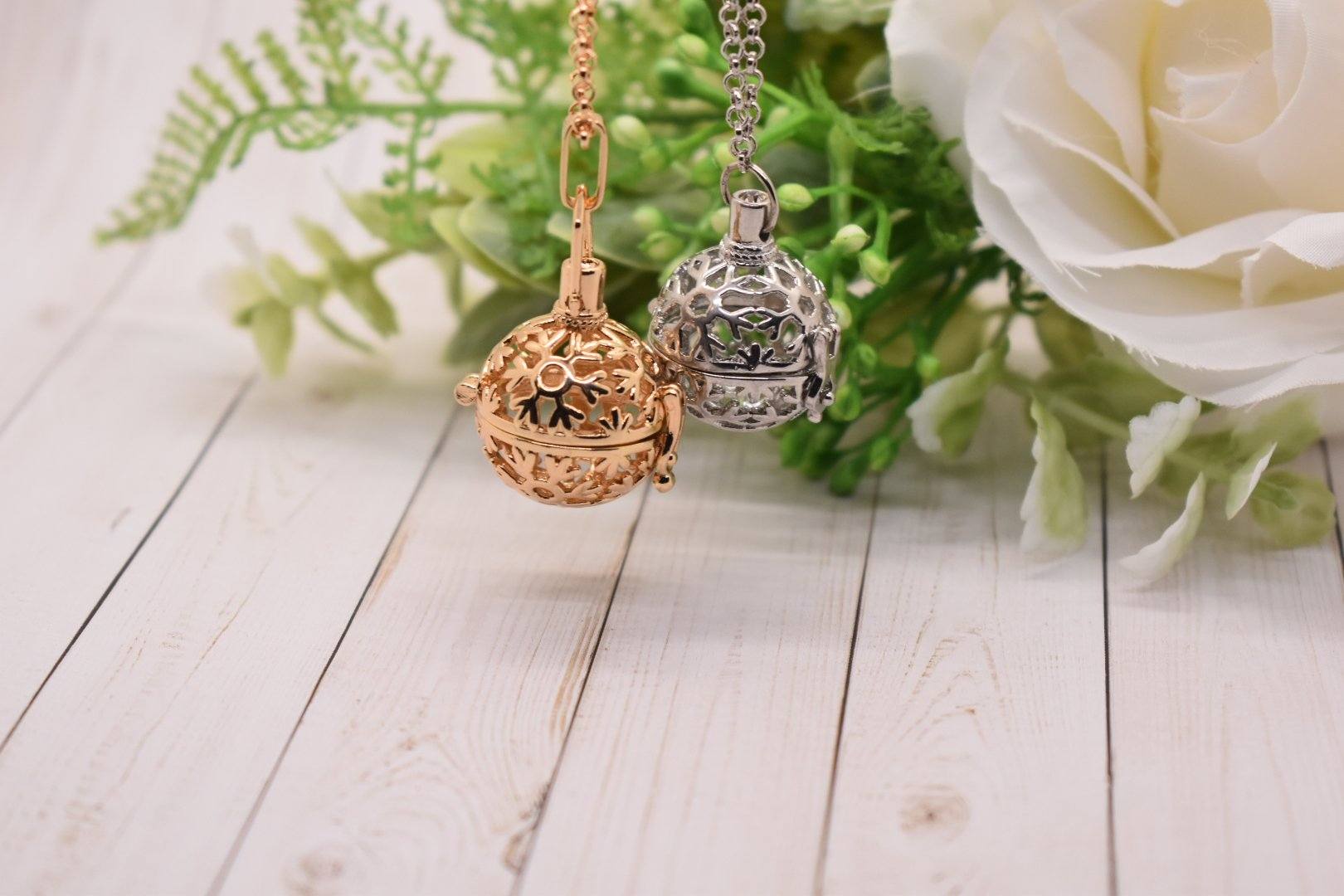 Necklace - 18K Gold Plated Angel Caller Diffuser Necklace