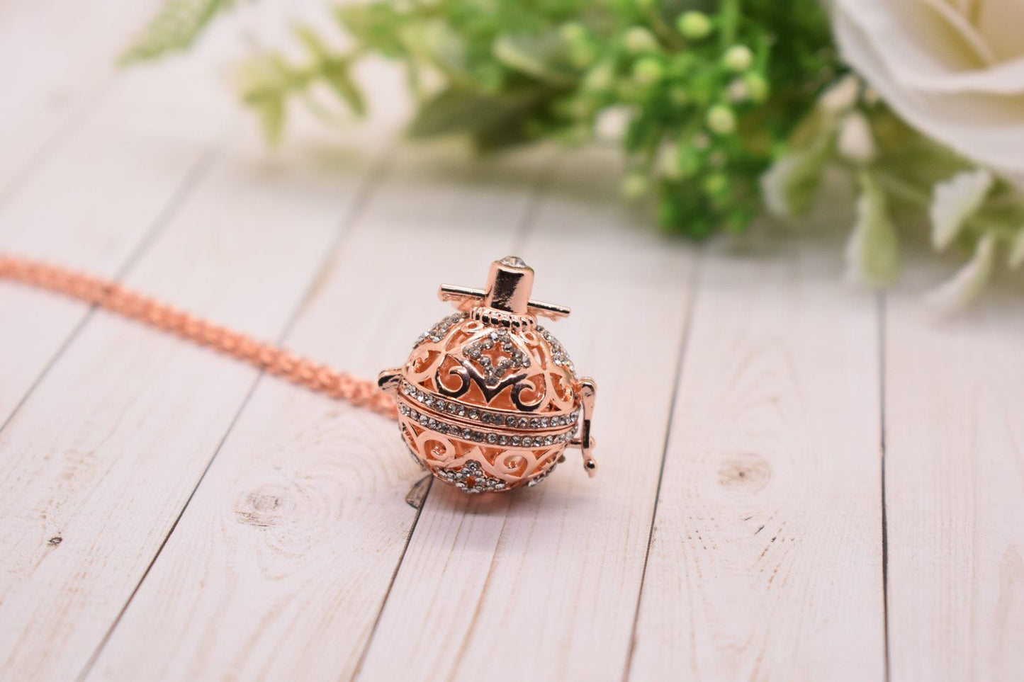 Necklace - 18K Gold Plated Angel Caller Diffuser Necklace