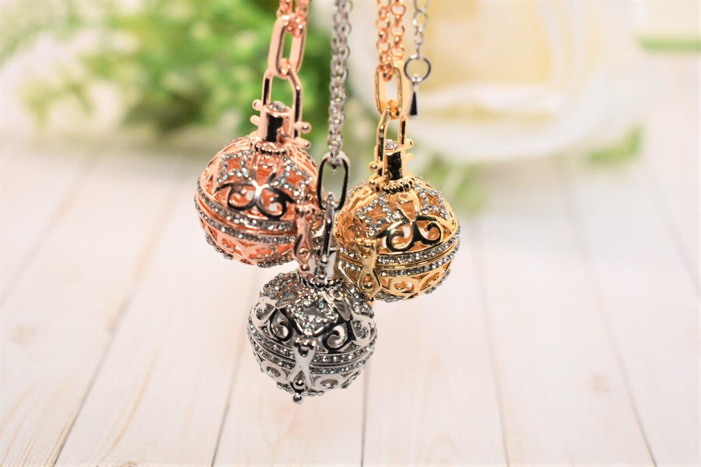 Necklace - 18K Gold Plated Angel Caller Diffuser Necklace