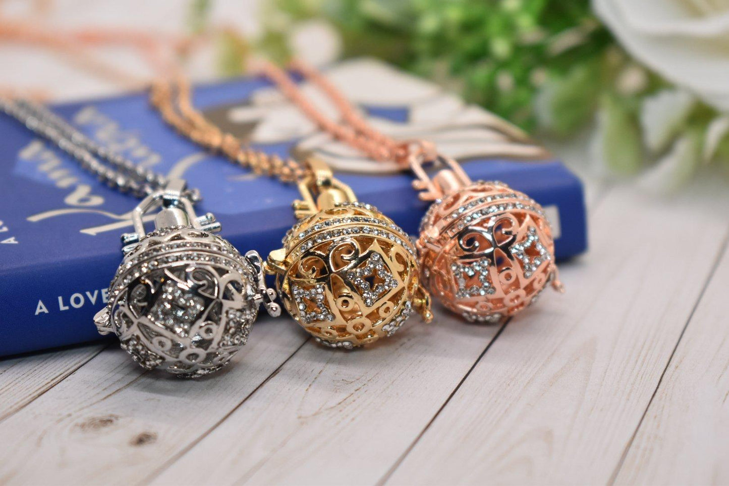 Necklace - 18K Gold Plated Angel Caller Diffuser Necklace