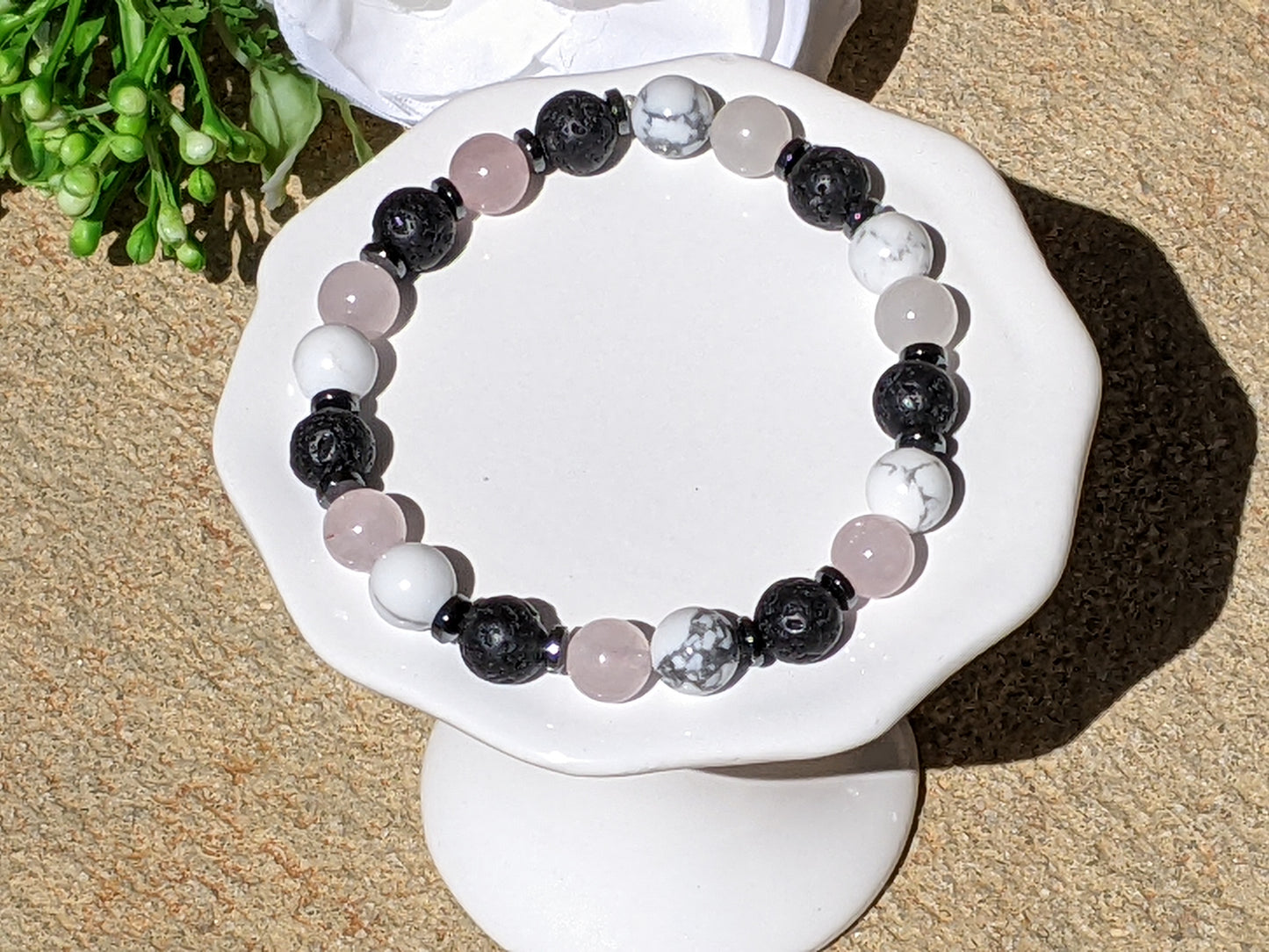 Pulseras mixtas de cuarzo rosa, turquesa blanca, hematita y piedra volcánica